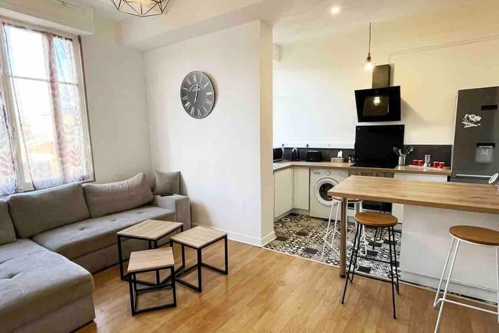 * Le Mistral De Chloe * Apartment Каркасон Екстериор снимка