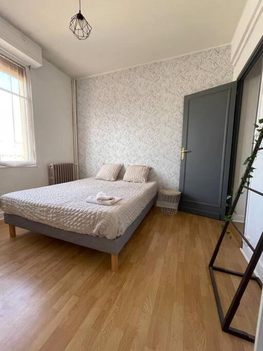 * Le Mistral De Chloe * Apartment Каркасон Екстериор снимка