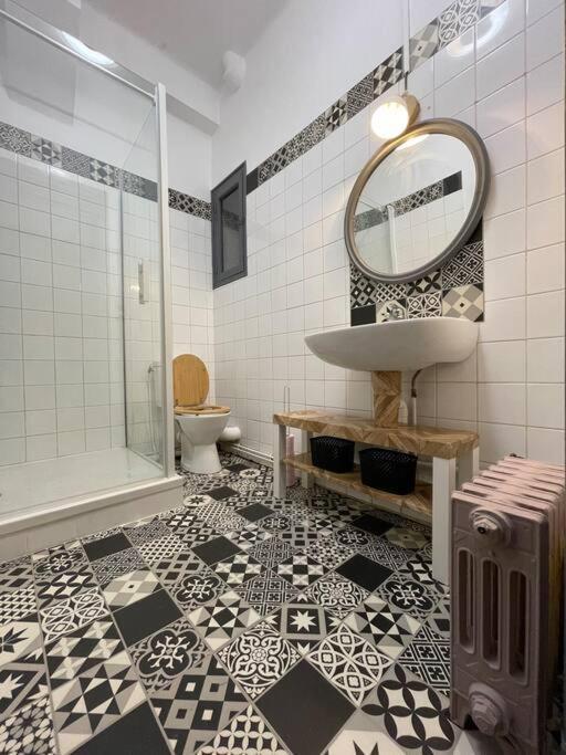 * Le Mistral De Chloe * Apartment Каркасон Екстериор снимка